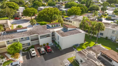 2540 Boundbrook Blvd #110, Palm Springs, FL 33406