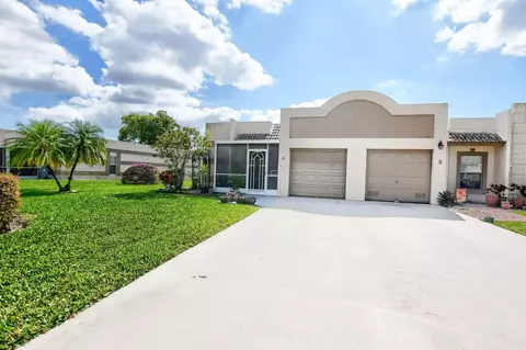 9244 Flynn Apt 4 Cir, Boca Raton, FL 33496