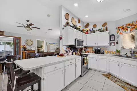 Kitchen - 6312 Mullin St, Jupiter, FL 33458 photo 4 of 4