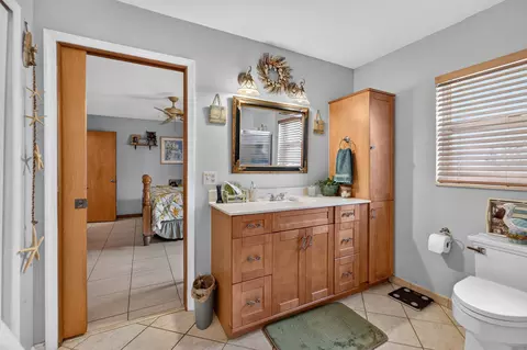 Bath - 6312 Mullin St, Jupiter, FL 33458 photo 4 of 5