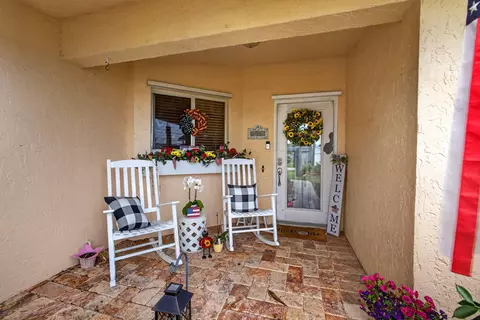 Exterior - 6312 Mullin St, Jupiter, FL 33458 photo 5 of 13