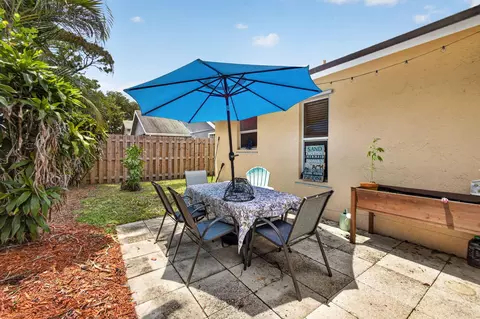 Exterior - 6312 Mullin St, Jupiter, FL 33458 photo 10 of 13
