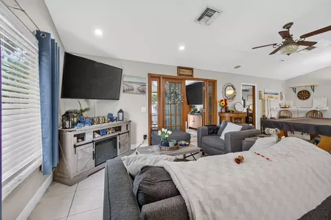 Living - 6312 Mullin St, Jupiter, FL 33458 photo 3 of 7