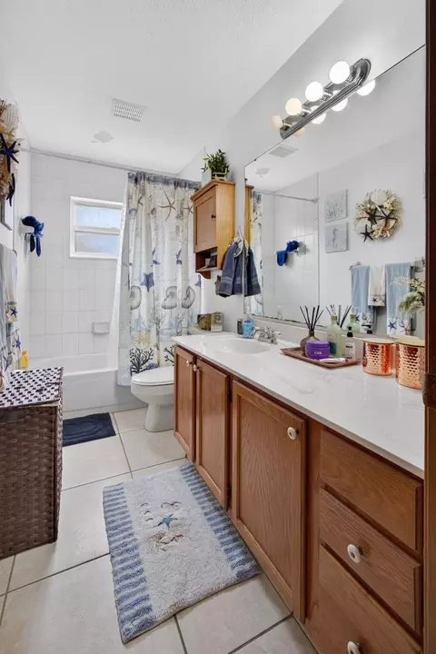 Bath - 6312 Mullin St, Jupiter, FL 33458 photo 2 of 5