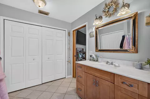 Bath - 6312 Mullin St, Jupiter, FL 33458 photo 5 of 5