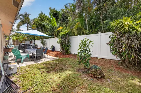 Exterior - 6312 Mullin St, Jupiter, FL 33458 photo 11 of 13