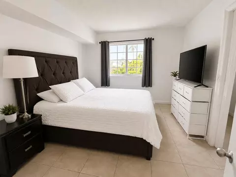3271 Sabal Palm Mnr #106, Hollywood, FL 33024