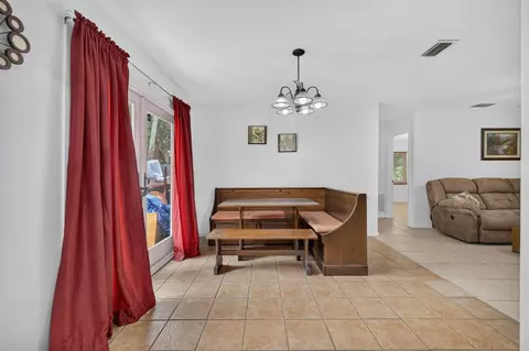 Dining - 6868 E Center St, Okeechobee, FL 34974 photo 2 of 2