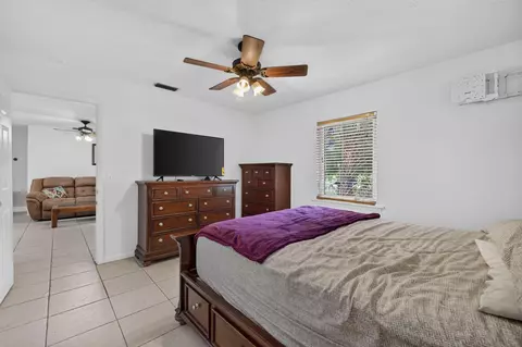 Bedroom - 6868 E Center St, Okeechobee, FL 34974 photo 2 of 7