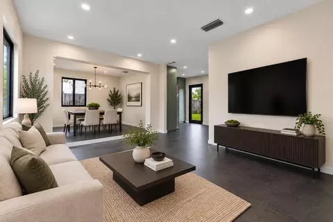 321 NE 59th St, Oakland Park, FL 33334