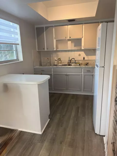 2929 SE Ocean Blvd, Stuart, FL 34996 photo 3