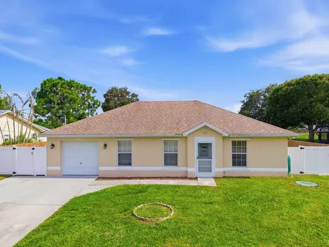 5807 NW Burri Ct, Port Saint Lucie, FL 34986