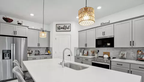Kitchen - 6651 SE Park Trace Dr, Stuart, FL 34997 photo 3 of 6