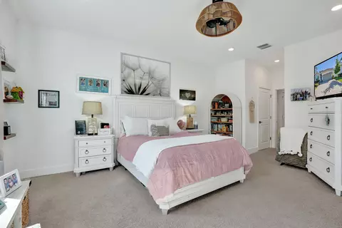Bedroom - 6651 SE Park Trace Dr, Stuart, FL 34997 photo 3 of 6