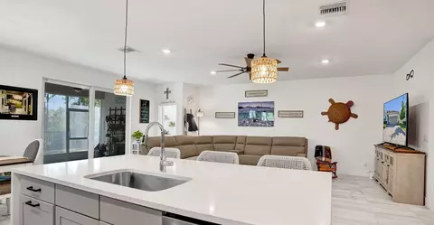 Kitchen - 6651 SE Park Trace Dr, Stuart, FL 34997 photo 6 of 6