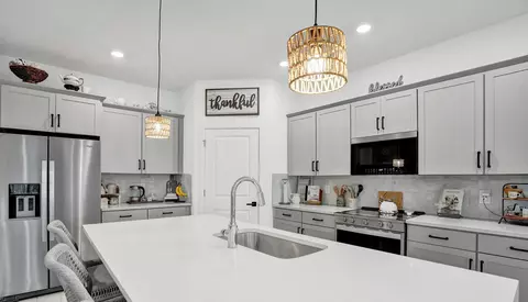 Kitchen - 6651 SE Park Trace Dr, Stuart, FL 34997 photo 3 of 6