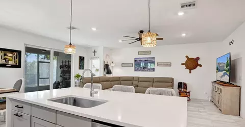 Kitchen - 6651 SE Park Trace Dr, Stuart, FL 34997 photo 6 of 6