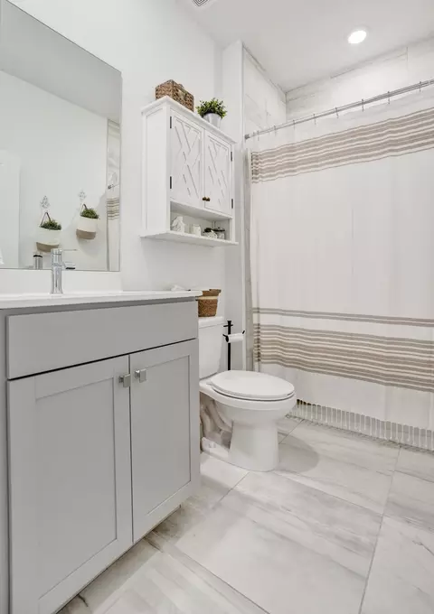 Bath - 6651 SE Park Trace Dr, Stuart, FL 34997 photo 3 of 3