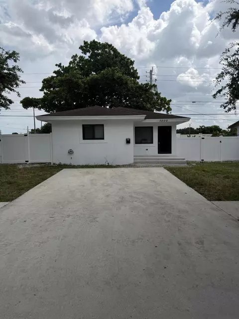 7000 Tyler St, Hollywood, FL 33024