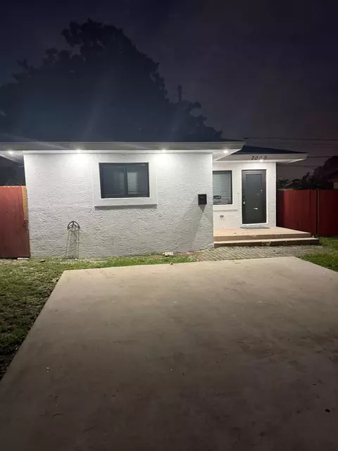 7000 Tyler St, Hollywood, FL 33024