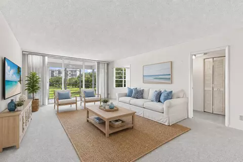 555 Oaks Ln #303, Pompano Beach, FL 33069