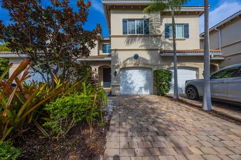 2646 Webb Ave, Delray Beach, FL 33444