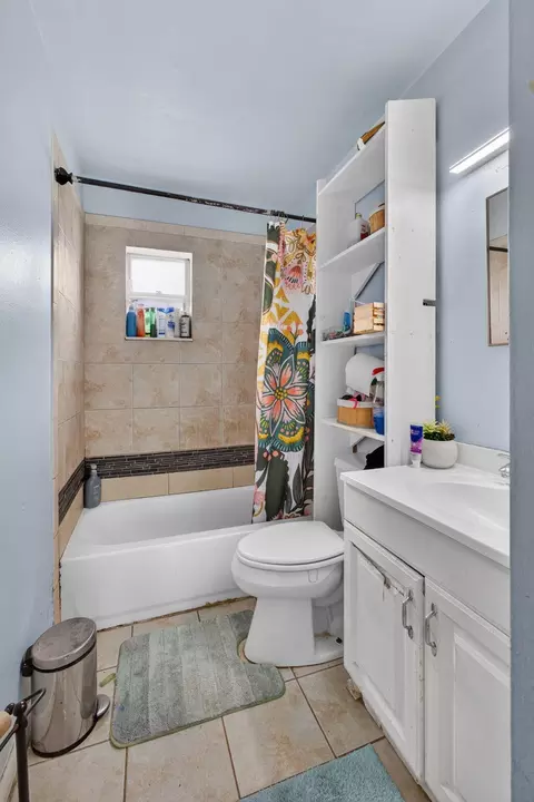 Bath - 710 Oklawaha St, Jupiter, FL 33458 photo 2 of 2