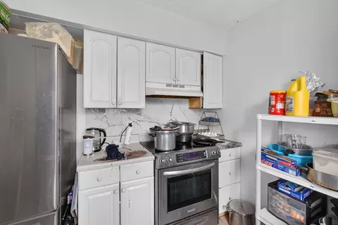 Kitchen - 710 Oklawaha St, Jupiter, FL 33458 photo 3 of 3