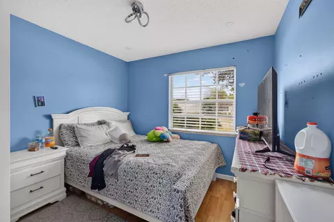 Bedroom - 710 Oklawaha St, Jupiter, FL 33458 photo 2 of 3