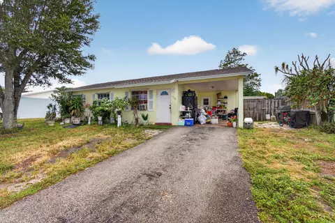 Exterior - 710 Oklawaha St, Jupiter, FL 33458 photo 1 of 9