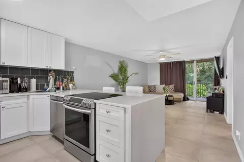 3301 NW 47th Ter #308, Lauderdale Lakes, FL 33319