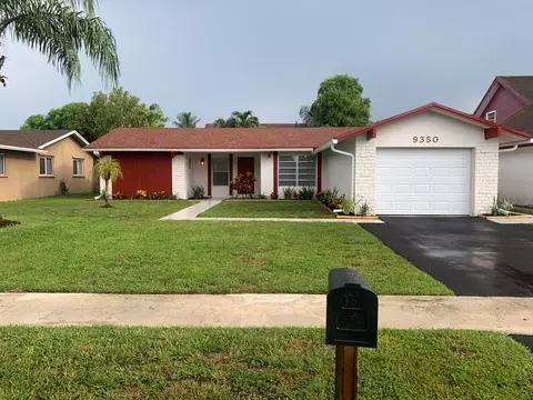 9350 NW 38th Pl, Sunrise, FL 33351