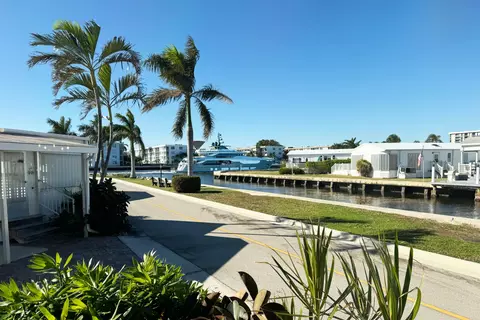 208 Flamingo Dr, Briny Breezes, FL 33435