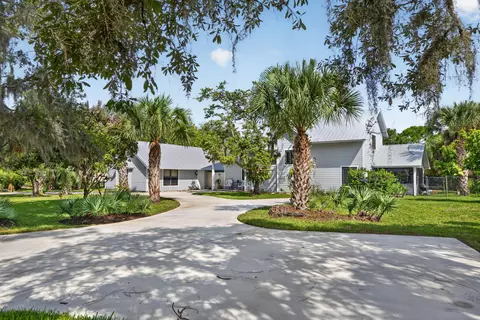 3247 SW Bessey Creek Trl, Palm City, FL 34990