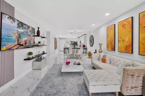 8967 Belle Aire Dr, Boca Raton, FL 33433