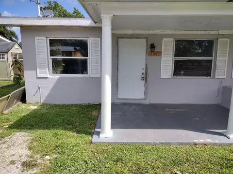 4383 SE Field St, Stuart, FL 34997 photo 2