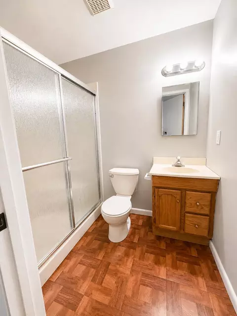 Bath - 2054 NW 128th Ave, Okeechobee, FL 34972 photo 2 of 2