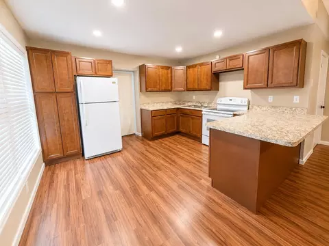Kitchen - 2054 NW 128th Ave, Okeechobee, FL 34972 photo 1 of 1