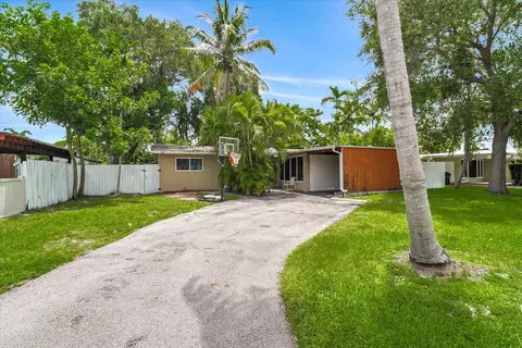 308 NW 27th St, Wilton Manors, FL 33311