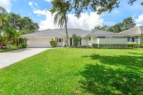 13 St Giles Rd, Palm Beach Gardens, FL 33418