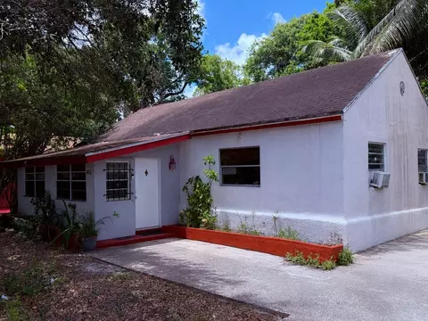 445 NE 163rd St, Miami, FL 33162