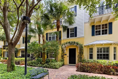 317 S Bromeliad, West Palm Beach, FL 33401