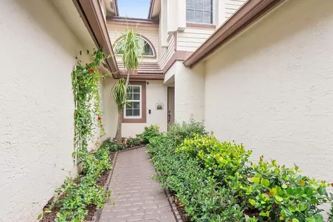 11606 NW 19th Dr, Coral Springs, FL 33071