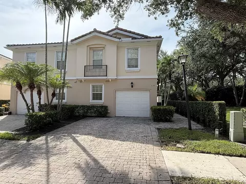 230 Fortuna Dr, Palm Beach Gardens, FL 33410