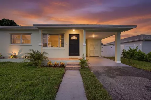 1547 W 10th St, Riviera Beach, FL 33404