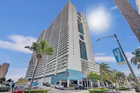 1717 N Bayshore Dr #A1041, Miami, FL 33132