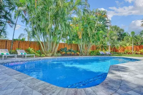 2516 NE 12th St #1-2, Fort Lauderdale, FL 33304