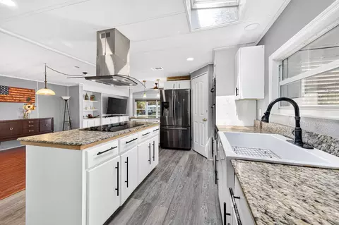 Kitchen - 655 W Marlin Cir, Micco, FL 32976 photo 3 of 4