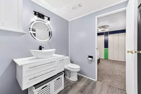 Bath - 655 W Marlin Cir, Micco, FL 32976 photo 3 of 4