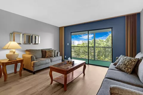 2209 S Cypress Bend Dr #507, Pompano Beach, FL 33069